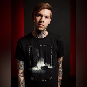 HOT TOPIC | Twenty One Pilots Car Fire heavydirtysoul Black Unisex Tee Shirt M